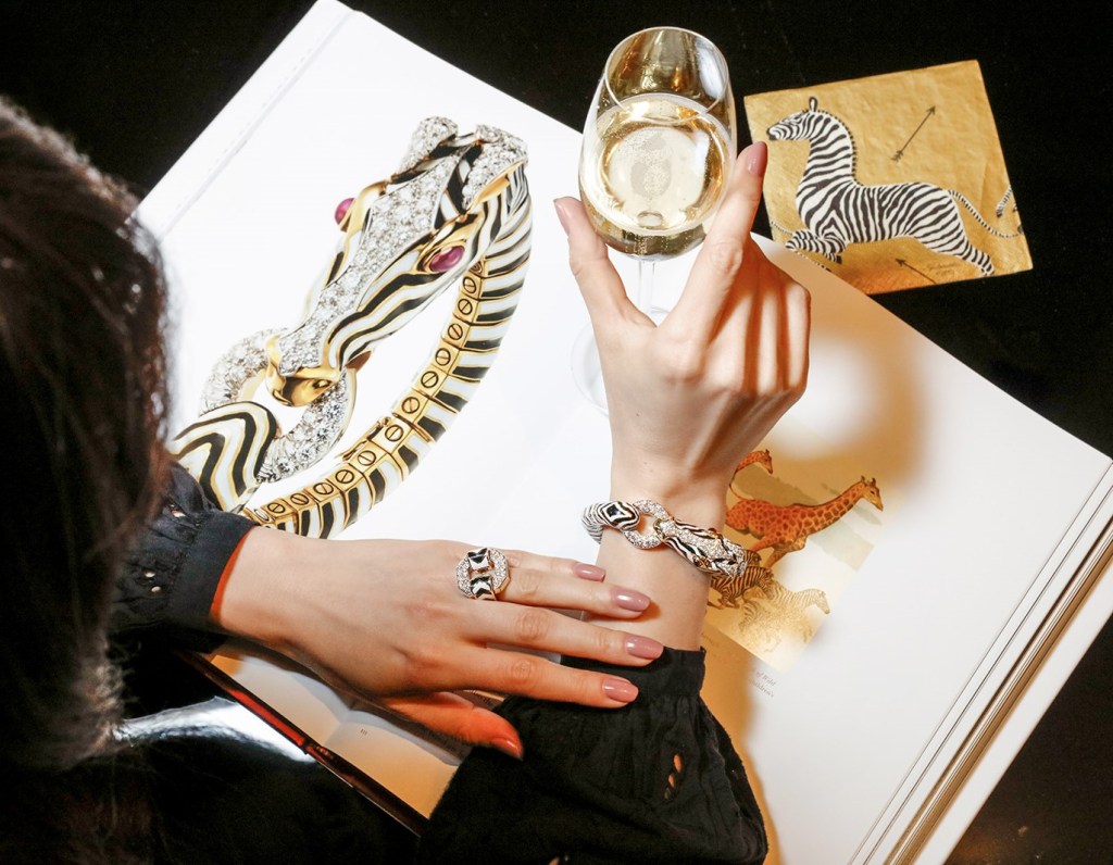 David Webb  ve Zamanın Ötesi̇ndeki̇ 
&nbsp;Tasarımları